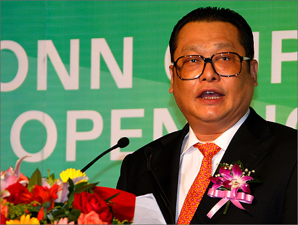 深圳市委常委、副市長(zhǎng)、外運(yùn)會(huì)組委會(huì)主任陳應(yīng)春在開(kāi)幕式上作了重要講話