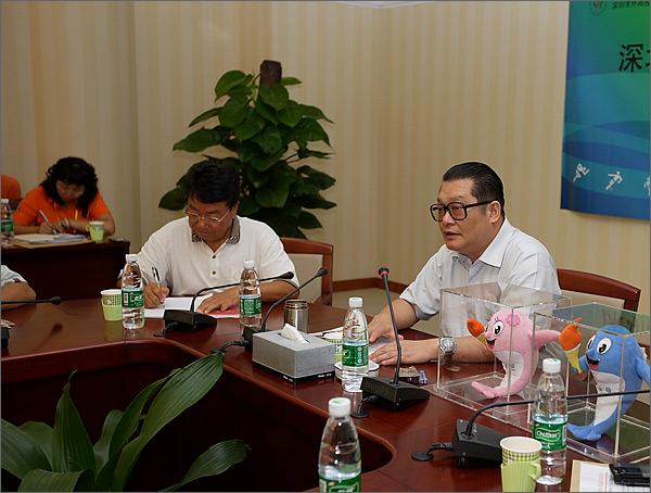 外運會組委會副主任、中國國際投資促進會副會長、深圳市國際投資促進會會長李清森（中間）